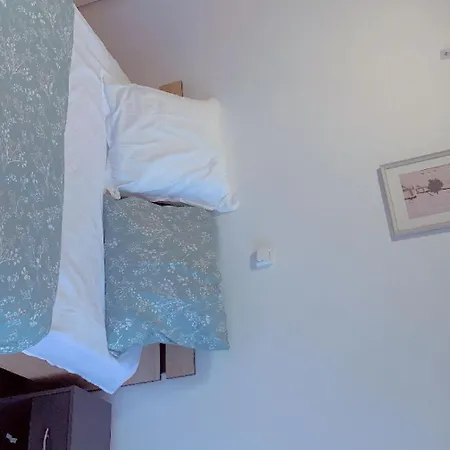 Manuela * Сен-Эрблен