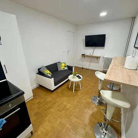 Manuela Saint-Herblain